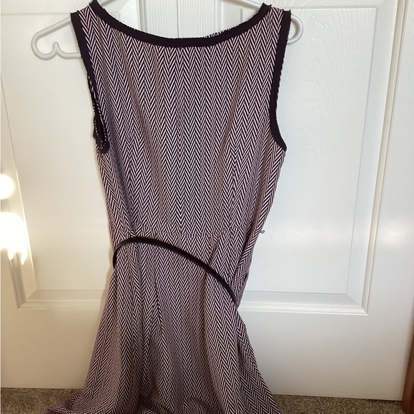 Jones New York size 6p printed dress. - Picture 3 of 3